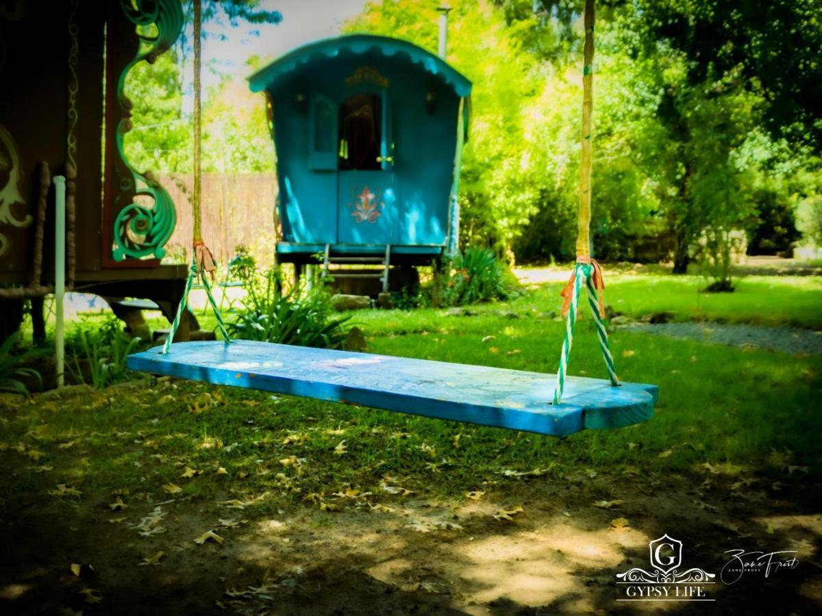 Gypsy Wagons And Vans, Кларенс Екстериор снимка