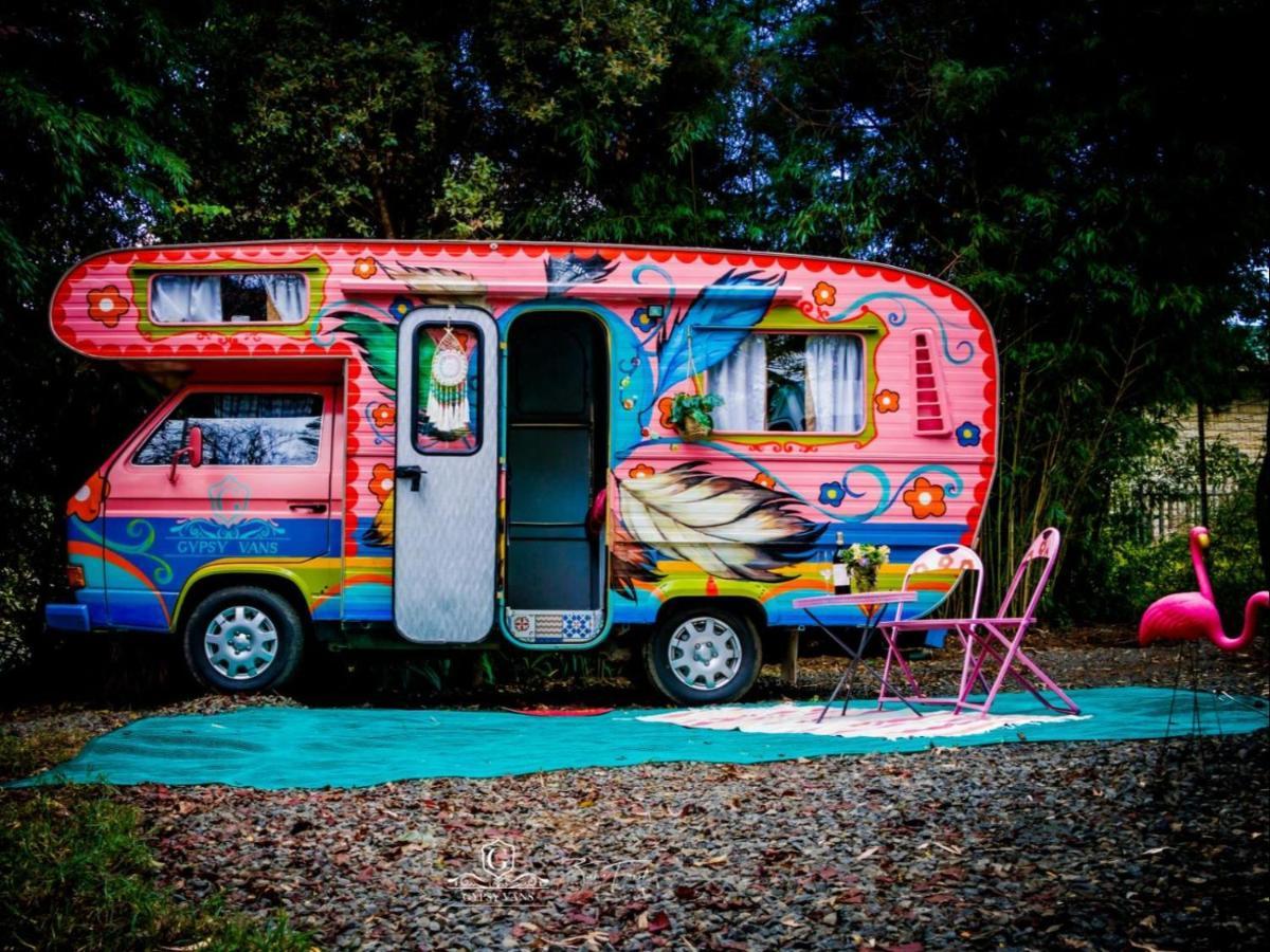 Gypsy Wagons And Vans, Кларенс Стая снимка