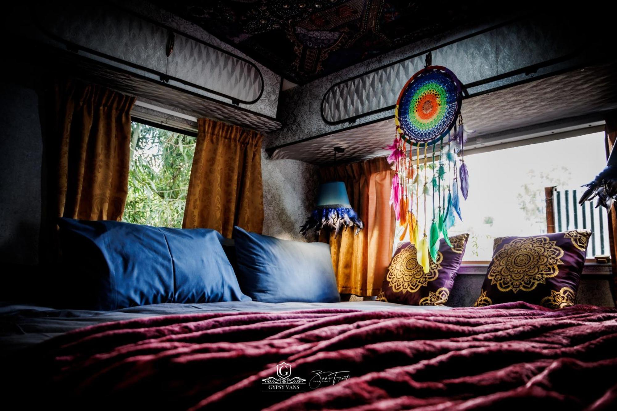 Gypsy Wagons And Vans, Кларенс Стая снимка